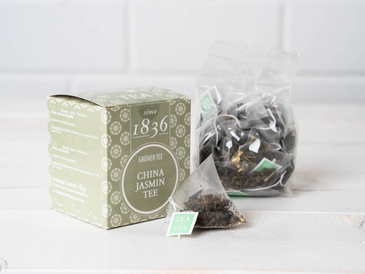 Zielona herbata China Jasmine OP 1836 w piramidkach – pudełko 15 x 3 g i worek z piramidkami