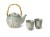 Porcelanowy zestaw do herbaty PUA 0,85 l – czajnik z bambusową rączką i dwie czarki, japoński motyw ume, unikatowa glazura Reactive Glaze, elegancki rytuał herbaciany dla dwojga