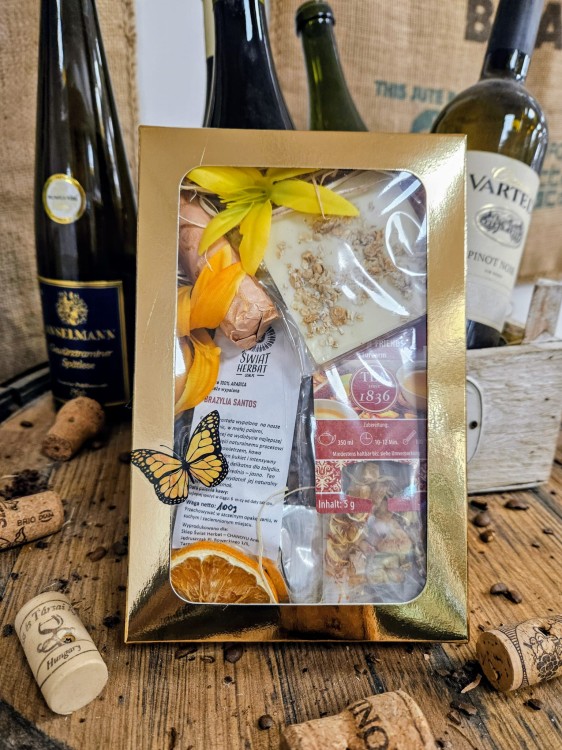 Zestaw prezentowy kawa Brazylia Santos, herbatka owocowa Mango i Przyjaciele, czekoladka premium w eleganckim pudełku z okienkiem