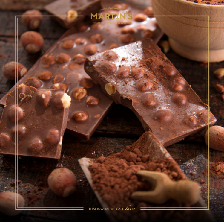 Kremowa czekolada mleczna z kolekcji Martin’s Finest Chocolate Collection z dodatkiem chrupiących orzechów laskowych.