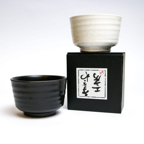 Czarka HIRU do matchy czarna 300 ml w pudełku prezentowym