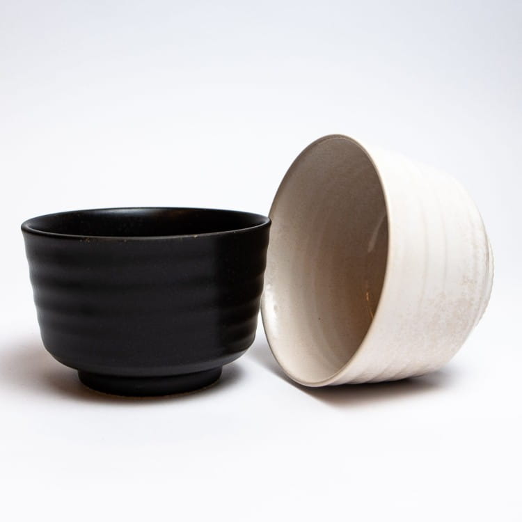 Czarki do matchy HIRU czarna i Yoru biała ceramiczne matchawany 300 ml