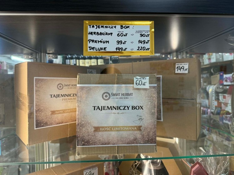 Tajemniczy box herbaciany Świat Herbat zestaw prezentowy z herbatą premium