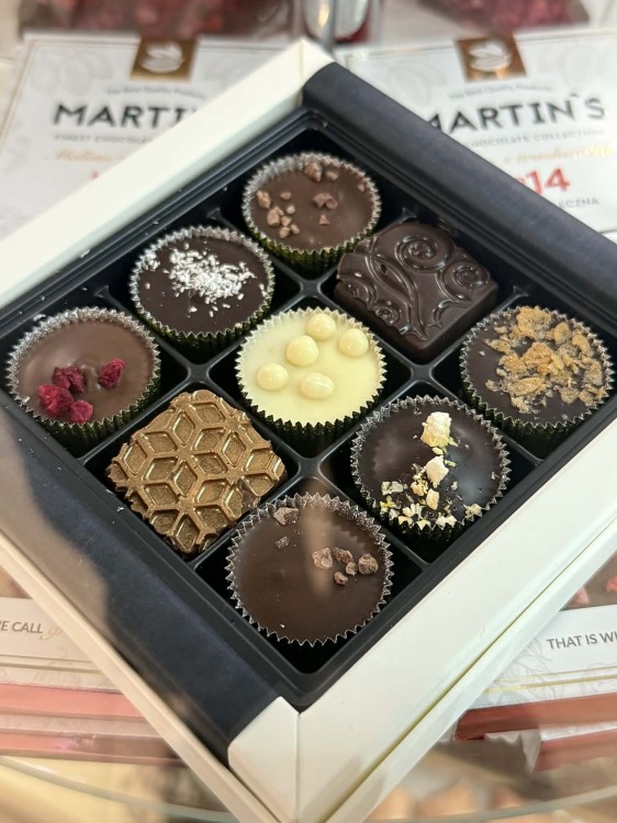praliny czekoladowe Martins zestaw 9 sztuk premium ręcznie robione praliny w eleganckim opakowaniu