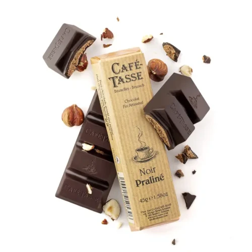 Baton Café-Tasse Noir Praliné – przekrój z nadzieniem pralinowym z orzechów laskowych