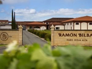 Bodegas Ramón Bilbao w Rioja — hiszpańska winnica premium słynąca z kultury tapas i win klasy gourmet