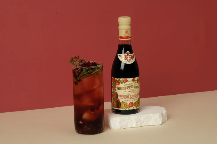 Giusti Sos z Granatem Premium 250 ml – włoski dressing słodko-kwaśny do sałatek, serów, mięs, deserów i grillowanych warzyw