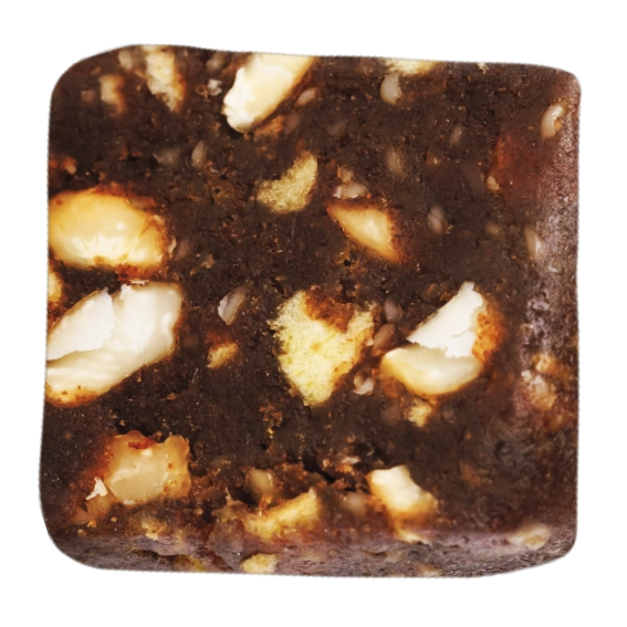 Chlebek daktylowo-orzechowy w porcjach 125 g – bezglutenowy dodatek premium do serów dojrzewających, pleśniowych i kozich.