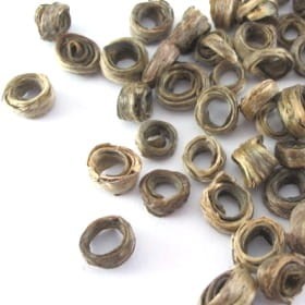Jade Earring „Oko Smoka” – ręcznie zwijana biała herbata premium z Chin z młodych pąków i pierwszych listków, 50 g.
