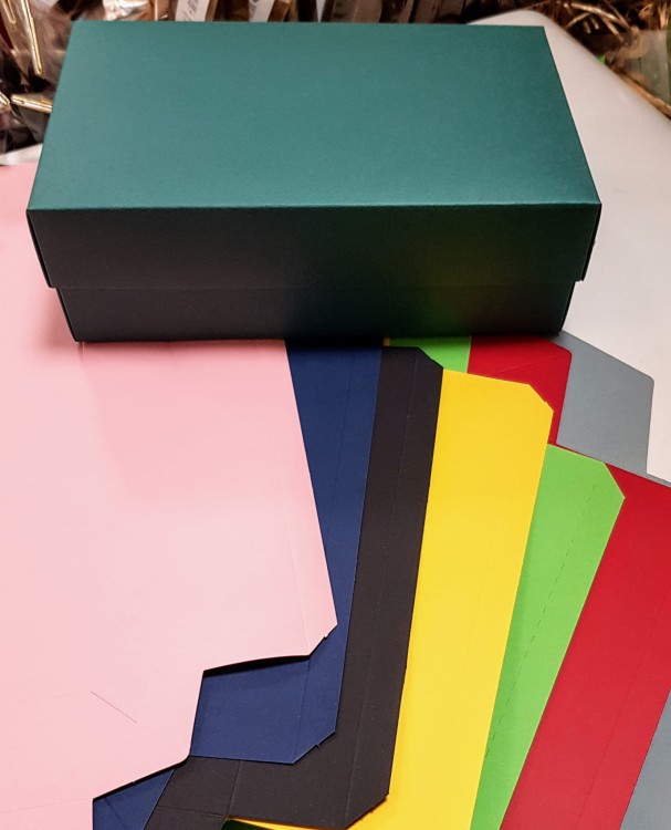 Różne przykładowe kolory pudełek