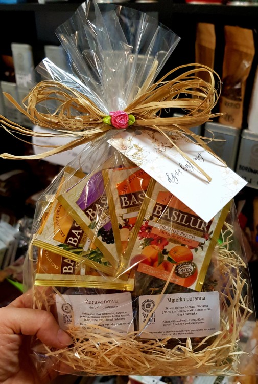 Zestaw 2 herbaty na wagę i 5 x Basilur  1,5 - 2,5g