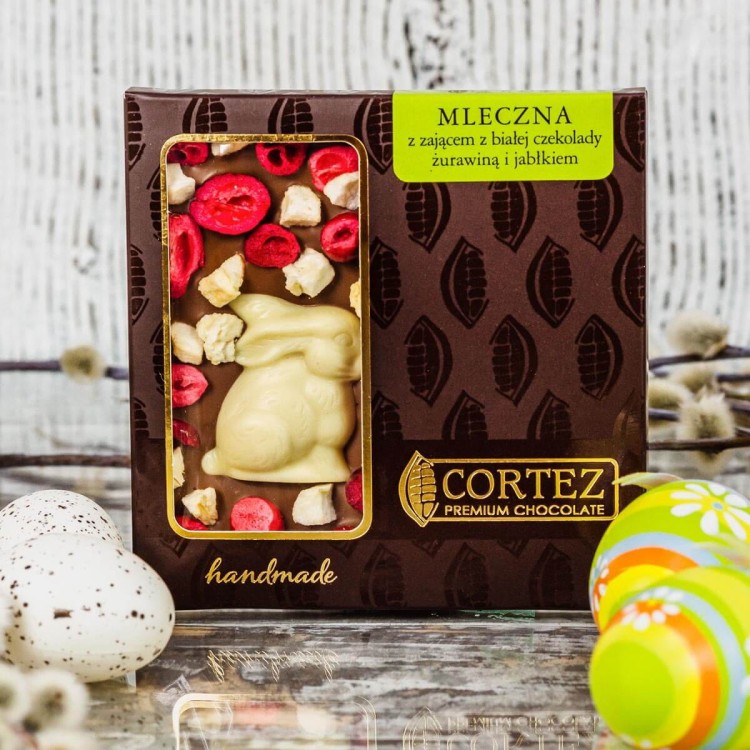 czekolada-mleczna-z-zajacem-z-bialej-czekolady-cortez